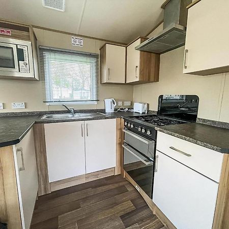 Lovely 6 Berth Caravan With Decking At Carlton Meres In Suffolk Ref 60058M Сексмендем Екстер'єр фото