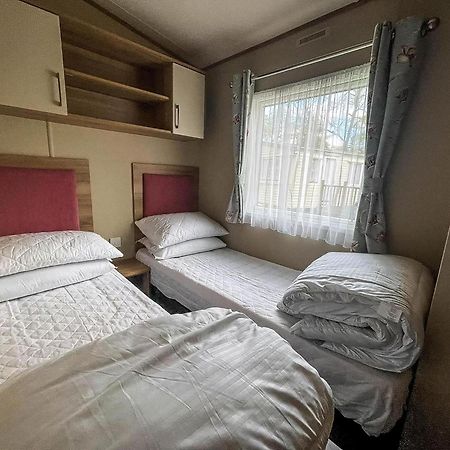 Lovely 6 Berth Caravan With Decking At Carlton Meres In Suffolk Ref 60058M Сексмендем Екстер'єр фото