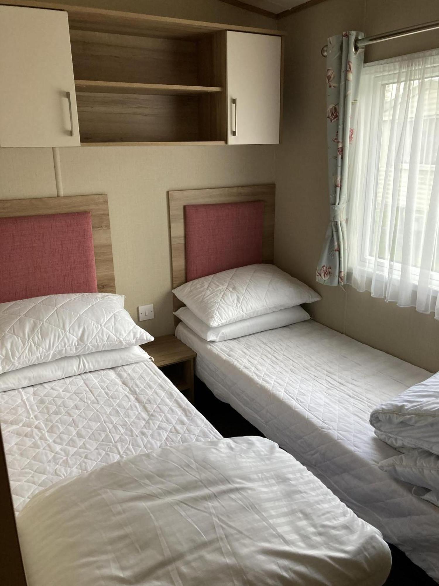 Lovely 6 Berth Caravan With Decking At Carlton Meres In Suffolk Ref 60058M Сексмендем Екстер'єр фото
