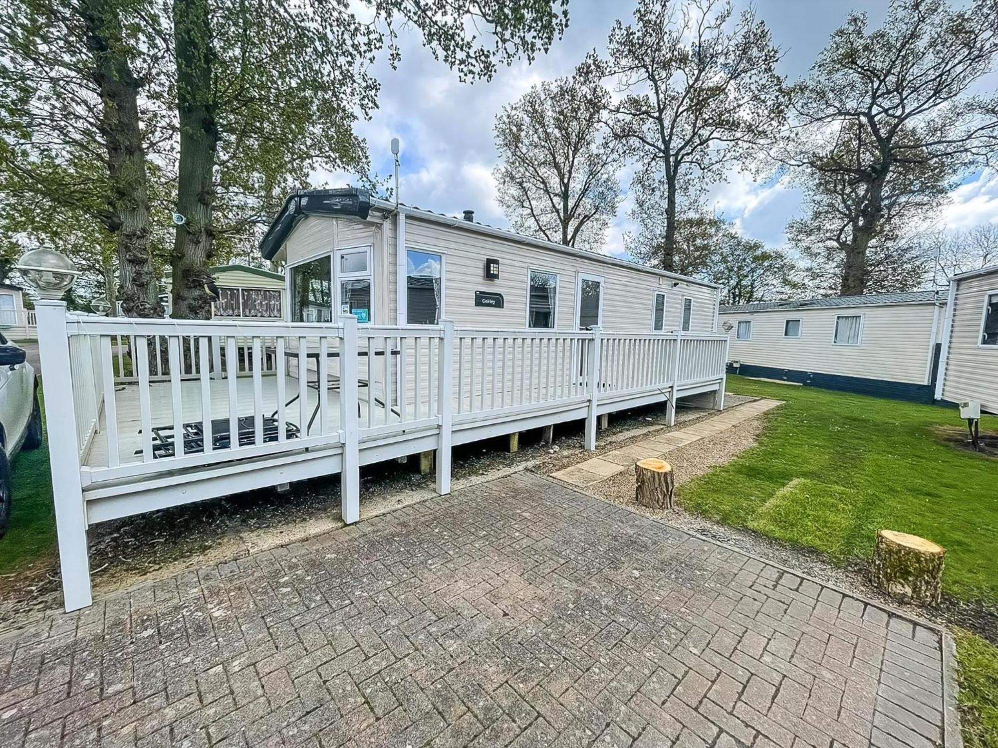 Lovely 6 Berth Caravan With Decking At Carlton Meres In Suffolk Ref 60058M Сексмендем Екстер'єр фото
