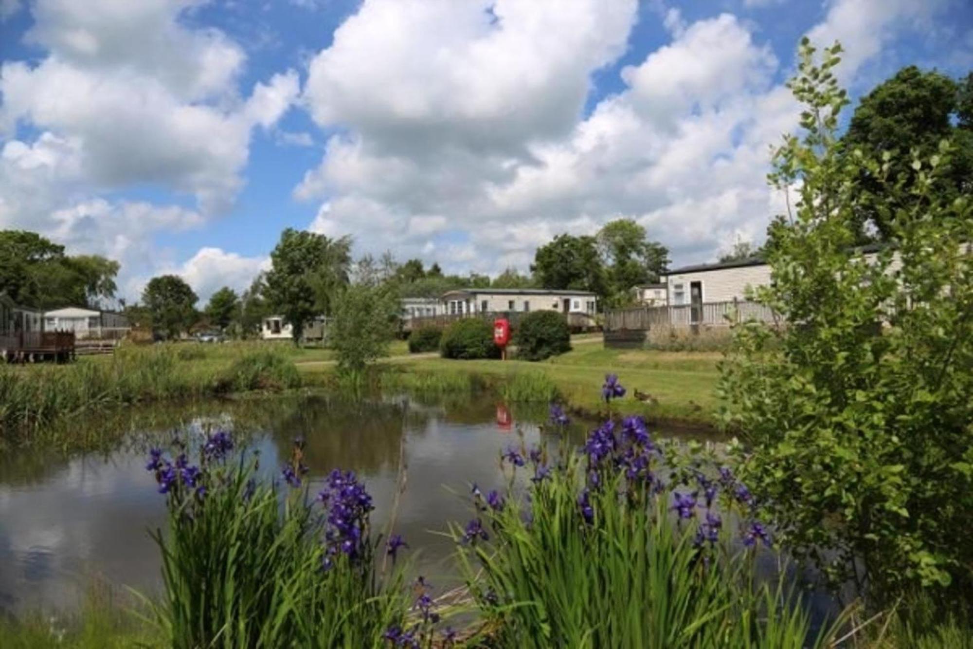 Lovely 6 Berth Caravan With Decking At Carlton Meres In Suffolk Ref 60058M Сексмендем Екстер'єр фото