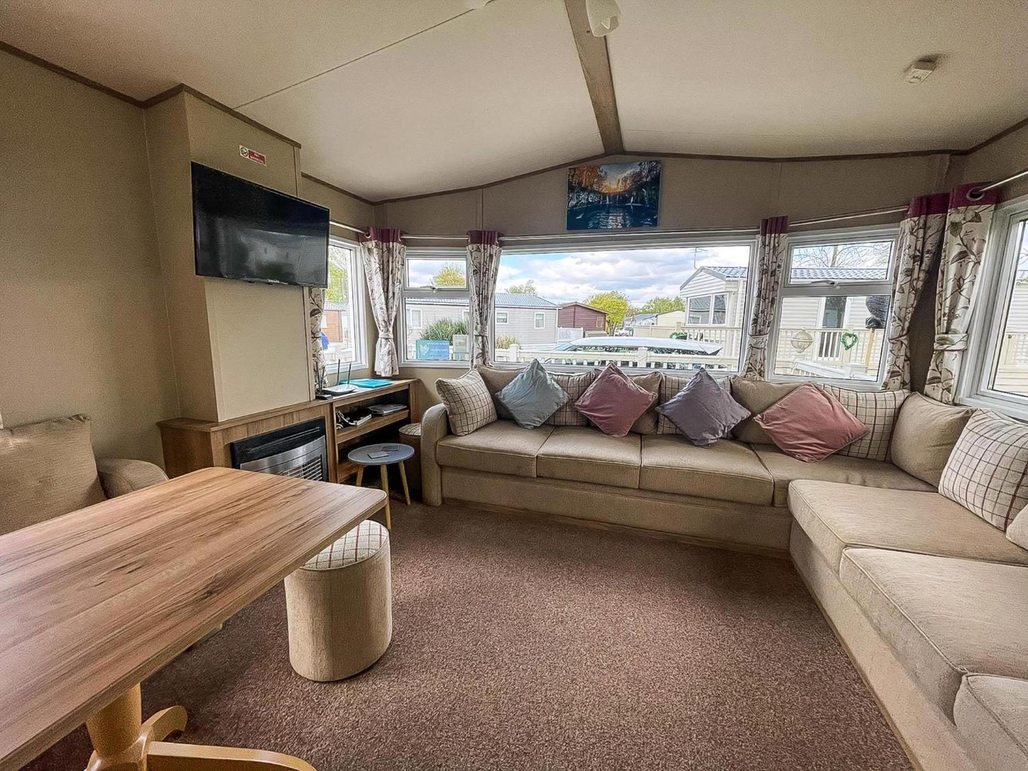 Lovely 6 Berth Caravan With Decking At Carlton Meres In Suffolk Ref 60058M Сексмендем Екстер'єр фото